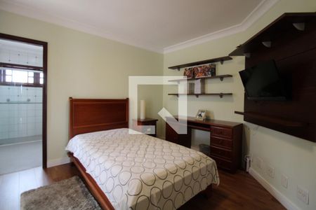 Casa à venda com 411m², 4 quartos e 5 vagasQuarto 3 (suíte)