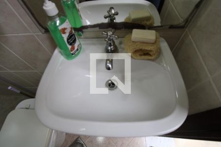 Casa à venda com 411m², 4 quartos e 5 vagasBanheiro externo 1