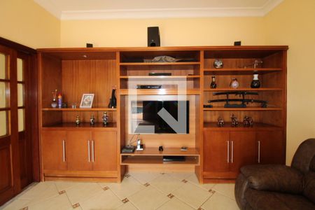 Casa à venda com 411m², 4 quartos e 5 vagasSala de TV