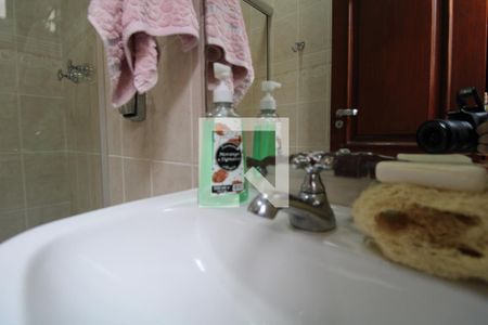 Casa à venda com 411m², 4 quartos e 5 vagasBanheiro externo 1