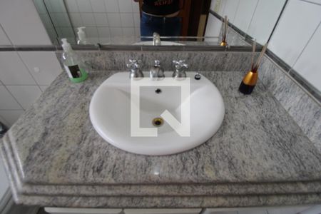 Casa à venda com 411m², 4 quartos e 5 vagasBanheiro da Suíte 3