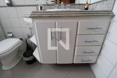 Casa à venda com 411m², 4 quartos e 5 vagasBanheiro da Suíte 3