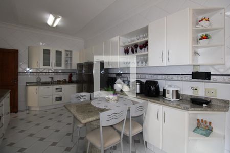 Casa à venda com 411m², 4 quartos e 5 vagasCozinha