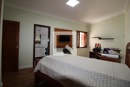 Casa à venda com 411m², 4 quartos e 5 vagasQuarto 2 (suíte)