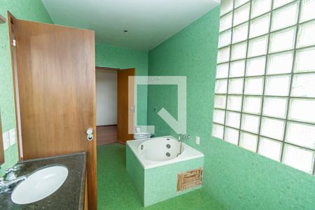 Casa à venda com 250m², 3 quartos e 6 vagas Casa à venda com 250m², 3 quartos e 6 vagasBanheiro da Suíte 2