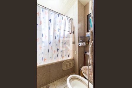 Casa à venda com 225m², 3 quartos e 3 vagas Casa à venda com 225m², 3 quartos e 3 vagasBanheiro da Suíte 2