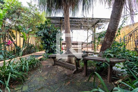 Casa à venda com 225m², 3 quartos e 3 vagas Casa à venda com 225m², 3 quartos e 3 vagasQuintal