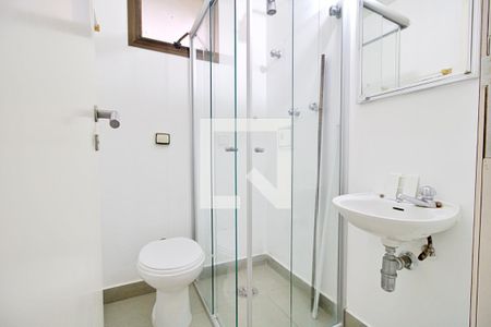 Apartamento à venda com 458m², 4 quartos e 3 vagas Apartamento à venda com 458m², 4 quartos e 3 vagasBanheiro de Serviço