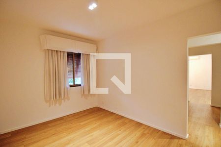 Apartamento à venda com 458m², 4 quartos e 3 vagas Apartamento à venda com 458m², 4 quartos e 3 vagasSuíte 2