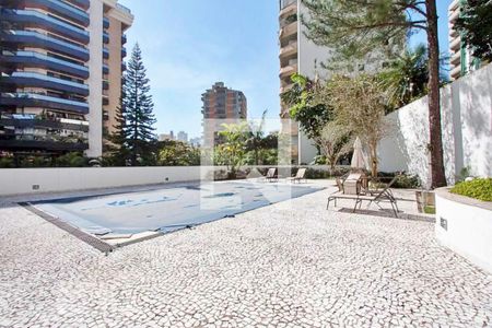 Apartamento à venda com 458m², 4 quartos e 3 vagas Apartamento à venda com 458m², 4 quartos e 3 vagasÁrea comum - Piscina