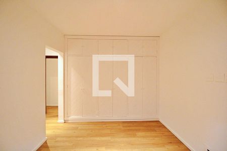 Apartamento à venda com 458m², 4 quartos e 3 vagas Apartamento à venda com 458m², 4 quartos e 3 vagasSuíte 2