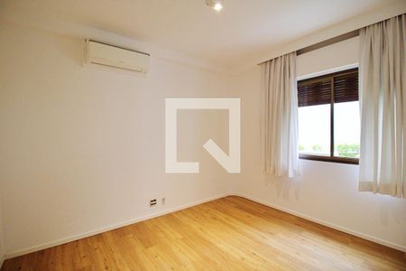 Apartamento à venda com 458m², 4 quartos e 3 vagas Apartamento à venda com 458m², 4 quartos e 3 vagasQuarto 3