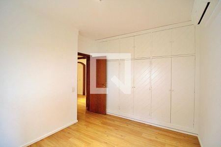 Apartamento à venda com 458m², 4 quartos e 3 vagas Apartamento à venda com 458m², 4 quartos e 3 vagasQuarto 3