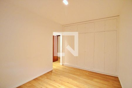 Apartamento à venda com 458m², 4 quartos e 3 vagas Apartamento à venda com 458m², 4 quartos e 3 vagasSuíte 2