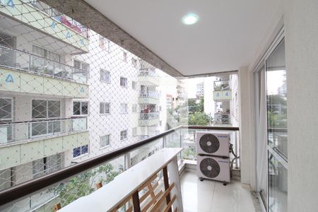 varanda de apartamento para alugar com 2 quartos, 65m² em Anil, Rio de Janeiro