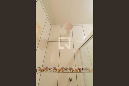 Casa à venda com 140m², 3 quartos e 2 vagasBanheiro 