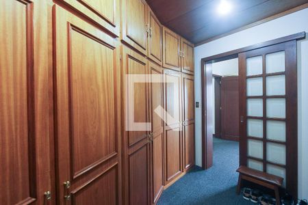 Casa à venda com 294m², 4 quartos e 2 vagasCloset suite 1