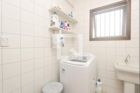 Casa à venda com 294m², 4 quartos e 2 vagasArea de serviço