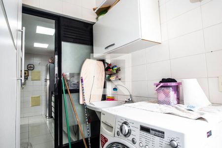 Apartamento à venda com 173m², 3 quartos e 3 vagas Apartamento à venda com 173m², 3 quartos e 3 vagasLavanderia (Torneira)