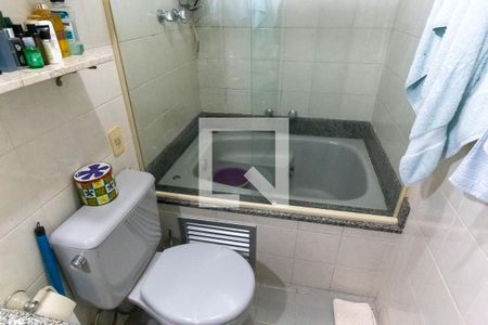 Apartamento à venda com 150m², 2 quartos e 2 vagas Apartamento à venda com 150m², 2 quartos e 2 vagasBanheiro da Suíte