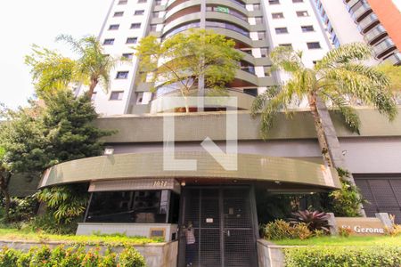 Apartamento para alugar com 124m², 3 quartos e 3 vagas Apartamento para alugar com 124m², 3 quartos e 3 vagasFachada