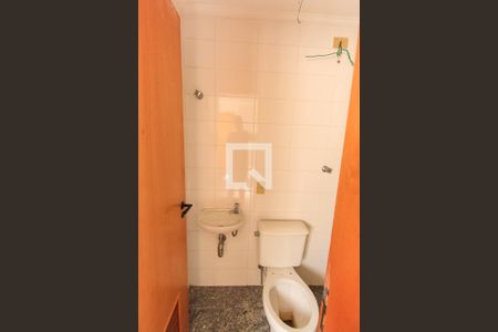 Apartamento para alugar com 124m², 3 quartos e 3 vagas Apartamento para alugar com 124m², 3 quartos e 3 vagasBanheiro de Serviço