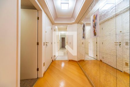 Apartamento para alugar com 195m², 4 quartos e 3 vagas Apartamento para alugar com 195m², 4 quartos e 3 vagasHall de Entrada