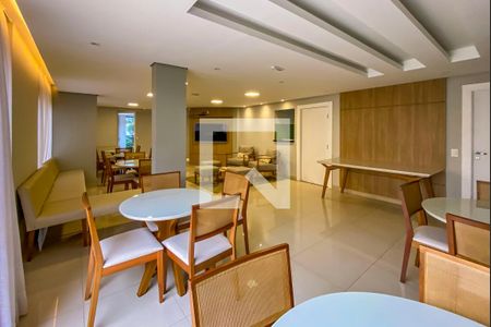 Apartamento para alugar com 195m², 4 quartos e 3 vagas Apartamento para alugar com 195m², 4 quartos e 3 vagasÁrea comum - Salão de festas