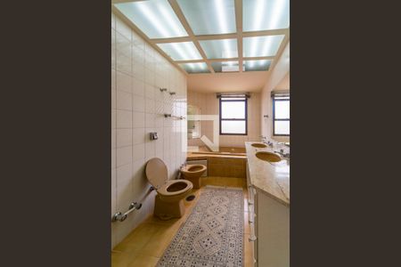 Apartamento para alugar com 195m², 4 quartos e 3 vagas Apartamento para alugar com 195m², 4 quartos e 3 vagasBanheiro do Quarto 1