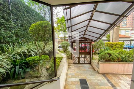 Apartamento para alugar com 195m², 4 quartos e 3 vagas Apartamento para alugar com 195m², 4 quartos e 3 vagasFachada e portaria