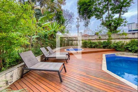 Apartamento para alugar com 195m², 4 quartos e 3 vagas Apartamento para alugar com 195m², 4 quartos e 3 vagasÁrea comum - Piscina