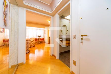 Apartamento para alugar com 195m², 4 quartos e 3 vagas Apartamento para alugar com 195m², 4 quartos e 3 vagasHall de Entrada