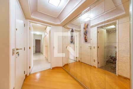 Apartamento para alugar com 195m², 4 quartos e 3 vagas Apartamento para alugar com 195m², 4 quartos e 3 vagasHall de Entrada