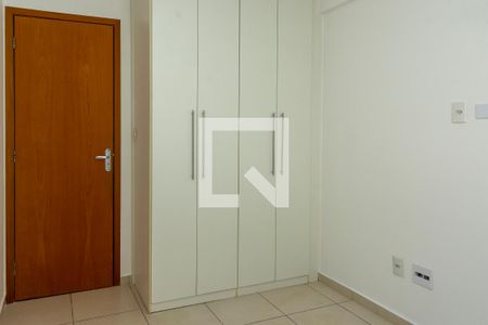 Apartamento à venda com 79m², 3 quartos e 1 vagaQuarto 2 - Armários