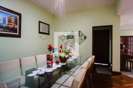 Sala de casa de condomínio para alugar com 5 quartos, 600m² em Barra da Tijuca, Rio de Janeiro