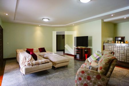 Sala de casa de condomínio para alugar com 5 quartos, 600m² em Barra da Tijuca, Rio de Janeiro