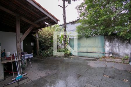 Casa à venda com 200m², 3 quartos e 4 vagas Casa à venda com 200m², 3 quartos e 4 vagasQuintal/Garagem