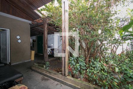 Casa à venda com 200m², 3 quartos e 4 vagas Casa à venda com 200m², 3 quartos e 4 vagasJardim