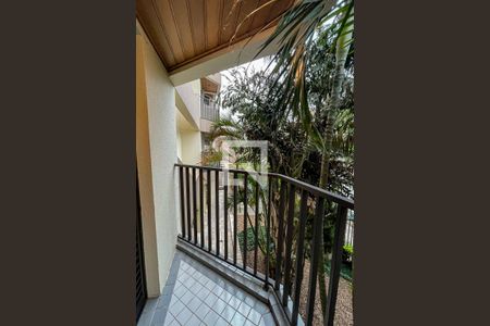 Apartamento à venda com 85m², 3 quartos e 2 vagas Apartamento à venda com 85m², 3 quartos e 2 vagasVaranda