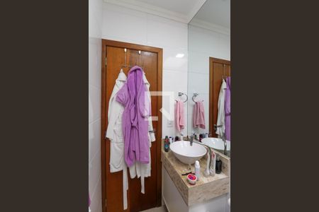 Casa à venda com 110m², 3 quartos e 2 vagas Casa à venda com 110m², 3 quartos e 2 vagasBanheiro da Suíte