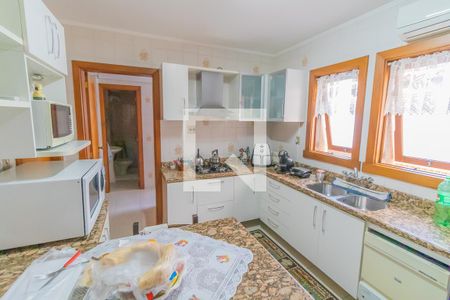 Apartamento à venda com 200m², 3 quartos e 2 vagasCozinha