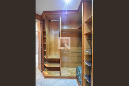 Apartamento para alugar com 314m², 3 quartos e 4 vagasCloset Suíte 01