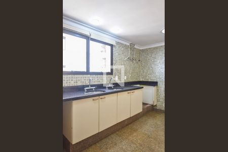 Apartamento para alugar com 314m², 3 quartos e 4 vagasCopa / Cozinha