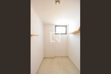 Apartamento para alugar com 314m², 3 quartos e 4 vagasQuarto de Serviços 02