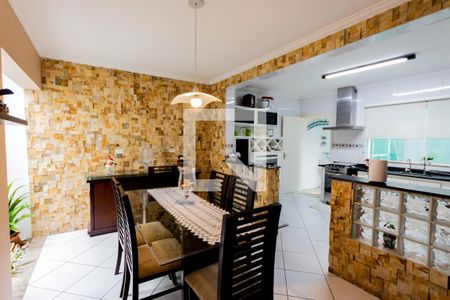 Casa à venda com 120m², 3 quartos e 2 vagas Casa à venda com 120m², 3 quartos e 2 vagasSala de Jantar
