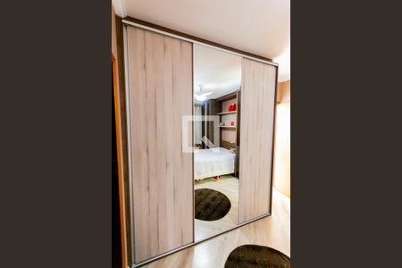 Casa à venda com 120m², 3 quartos e 2 vagas Casa à venda com 120m², 3 quartos e 2 vagasArmário