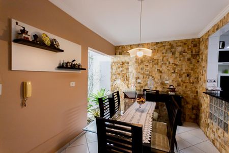 Casa à venda com 120m², 3 quartos e 2 vagas Casa à venda com 120m², 3 quartos e 2 vagasSala de Jantar