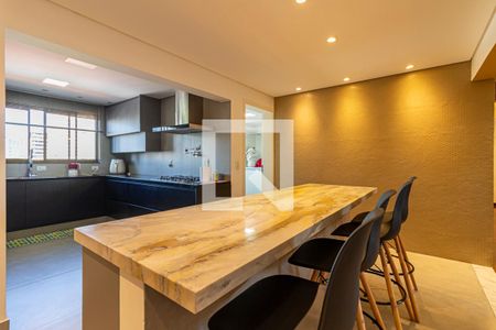 Apartamento para alugar com 200m², 5 quartos e 4 vagas Apartamento para alugar com 200m², 5 quartos e 4 vagasCopa