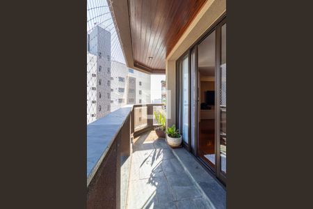 Apartamento para alugar com 200m², 5 quartos e 4 vagas Apartamento para alugar com 200m², 5 quartos e 4 vagasVaranda da Sala