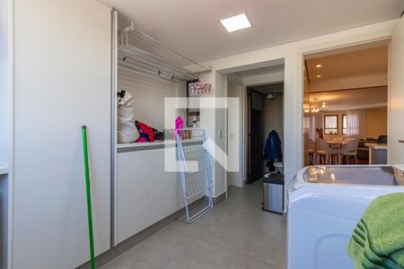 Apartamento para alugar com 200m², 5 quartos e 4 vagas Apartamento para alugar com 200m², 5 quartos e 4 vagasÁrea de Serviço